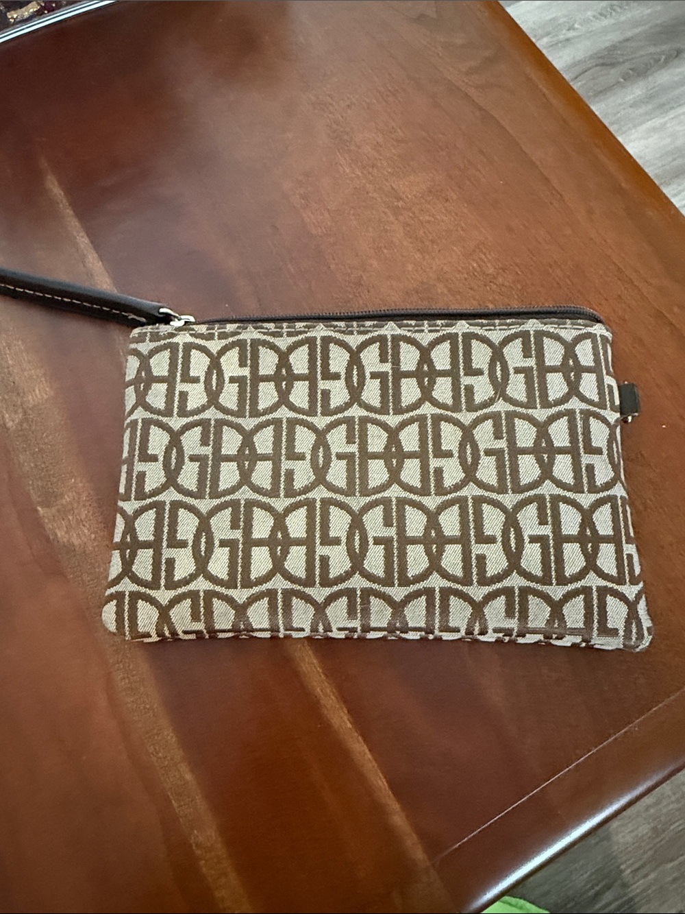 GB Wristlet Clutch Wallet – Good Condition